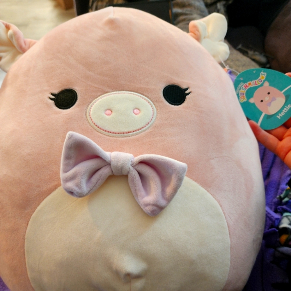 14" Hettie the Pig Easter Squishmallow